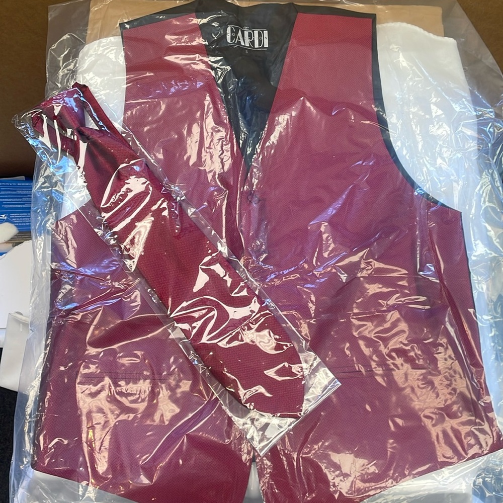 Apple Red Herringbone Tuxedo Vest and Necktie Size Small New